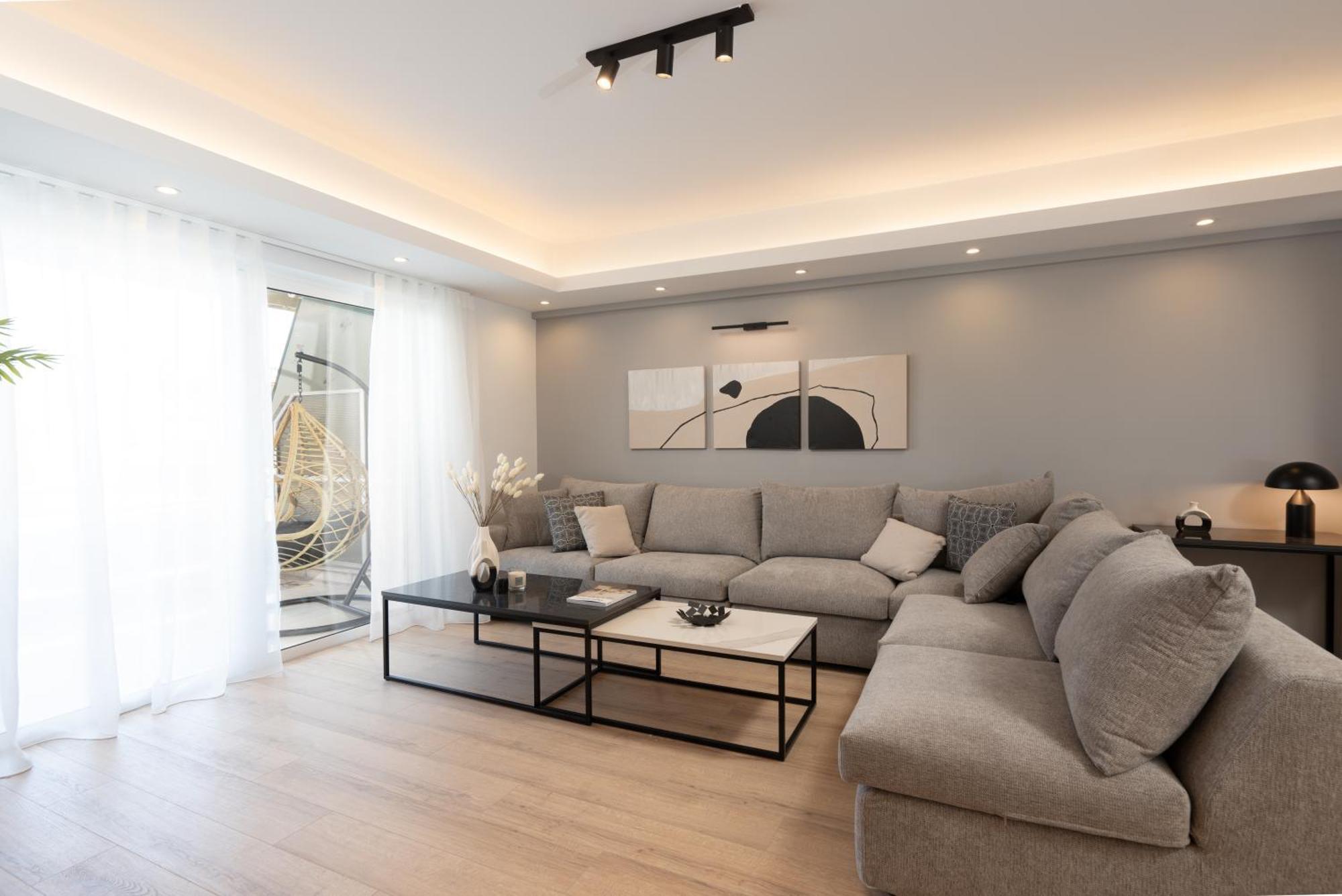 Luxury 4 Bedrooms Near Flisvos Marina Appartement *